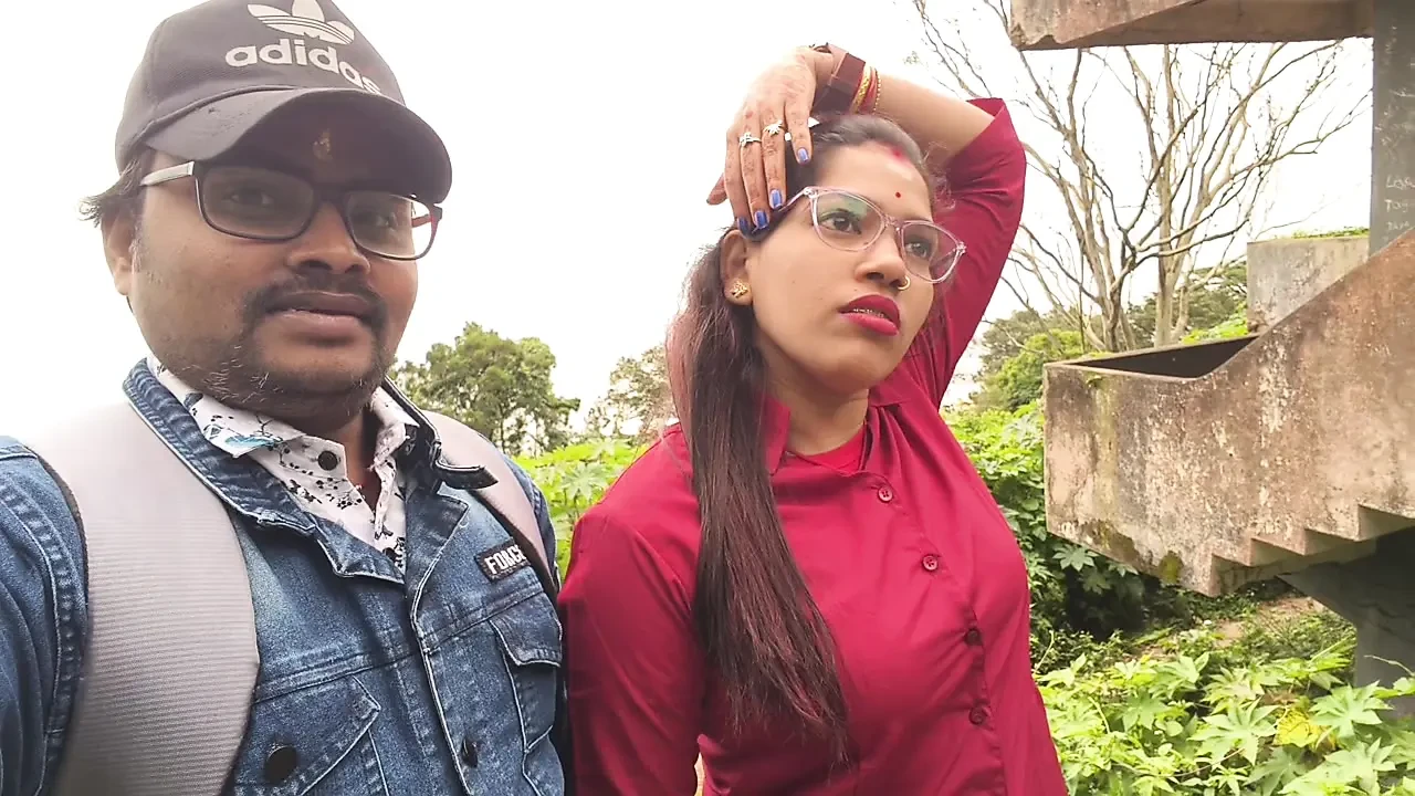 Indian Desi girl kissing scenes and boobs press by her boyfriend in forest