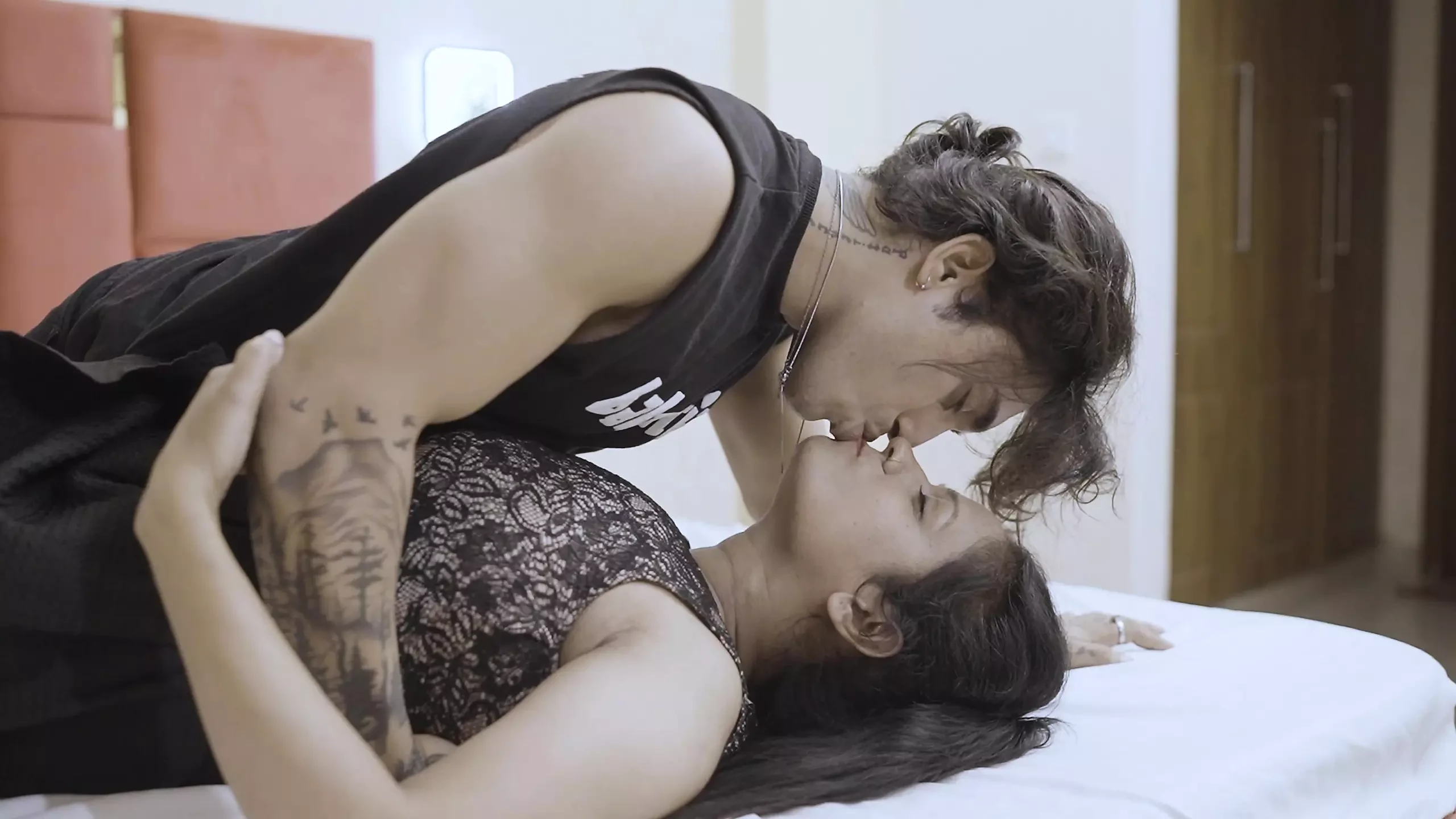 Stepsister offered sex to stepbrother, stepbrother did not even mind it and started having sex with his stepsister