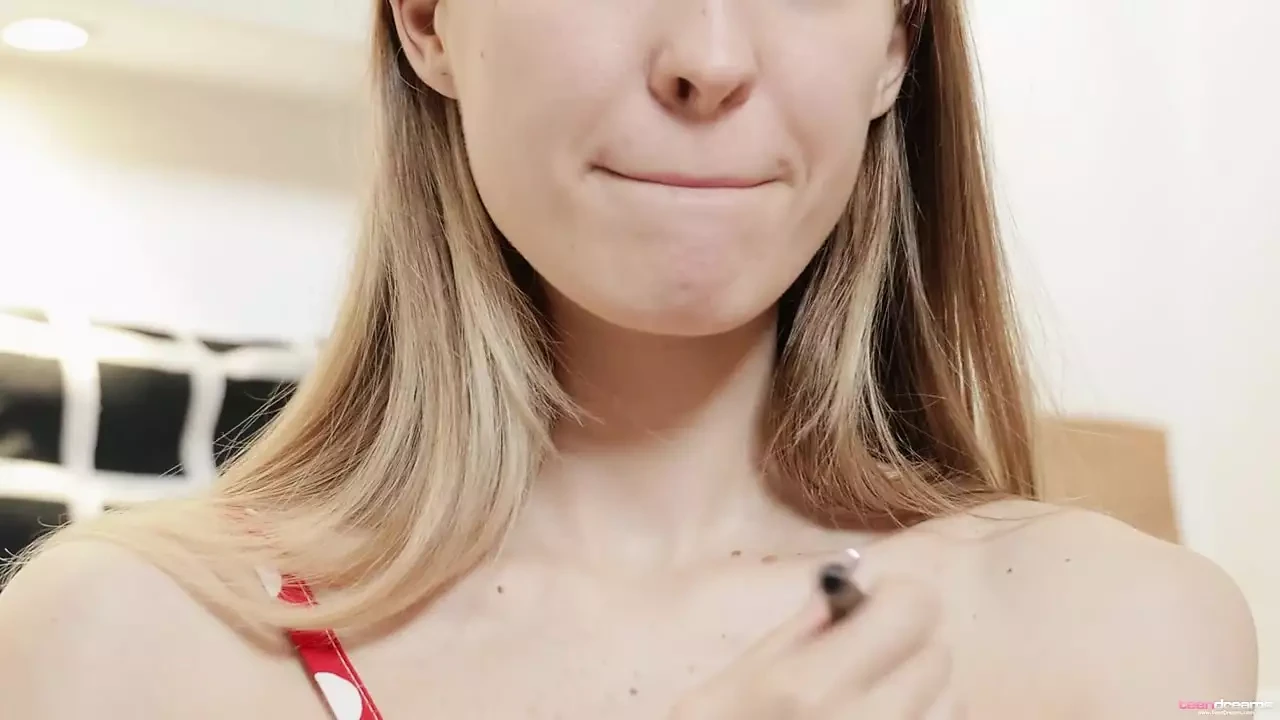 Hot 18 Year Old Mencia Strips Off Her Dress , Spreads Tight Shaved Pussy and Cums Solo