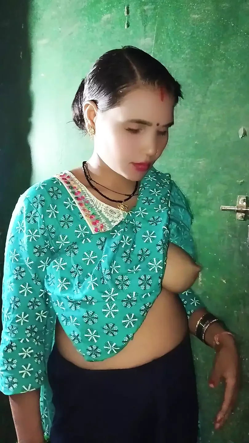 I have sex for my Indian girlfriend and show her my cock which is better