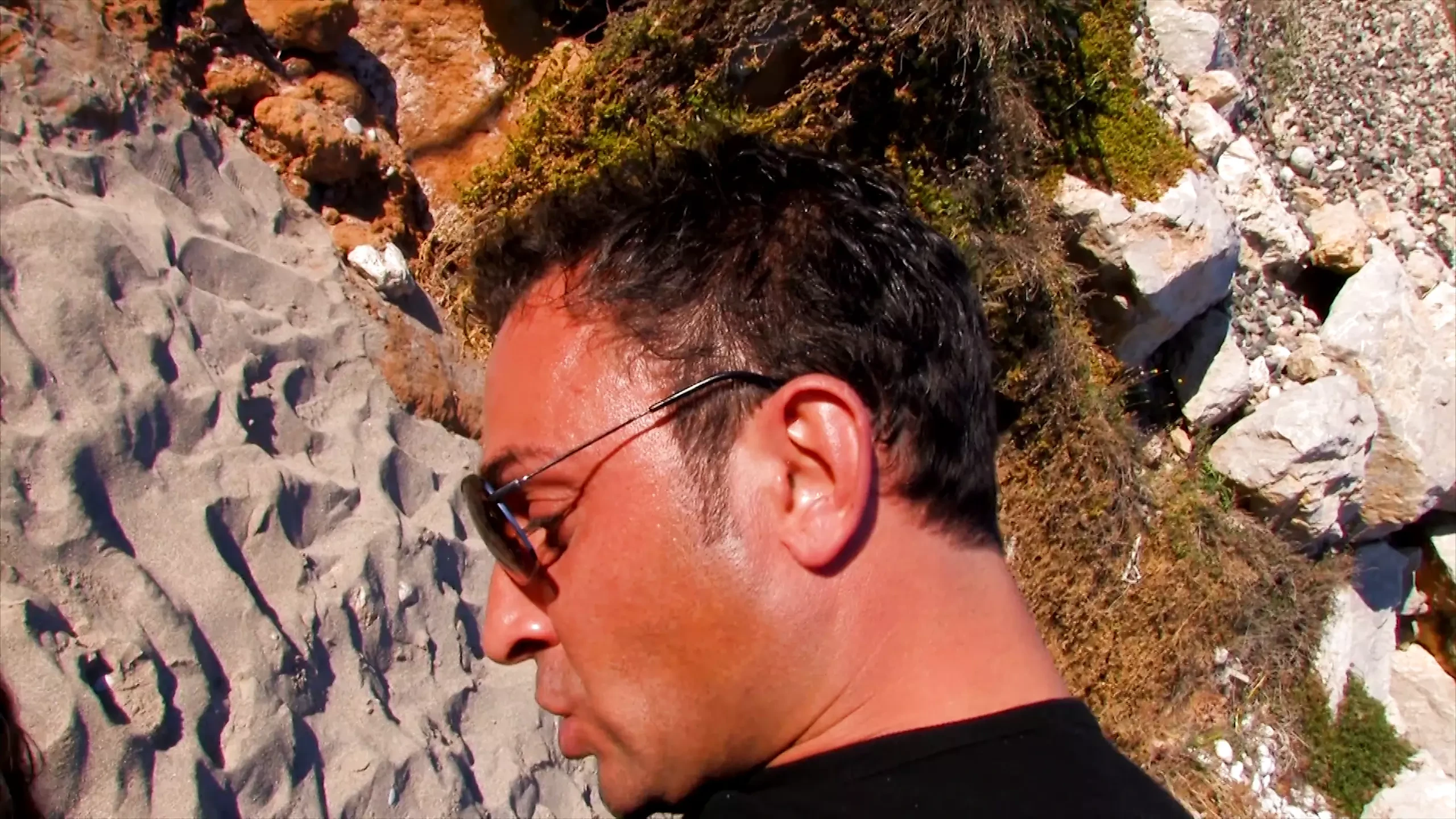 Dude fisting blond bitch heavy at beach