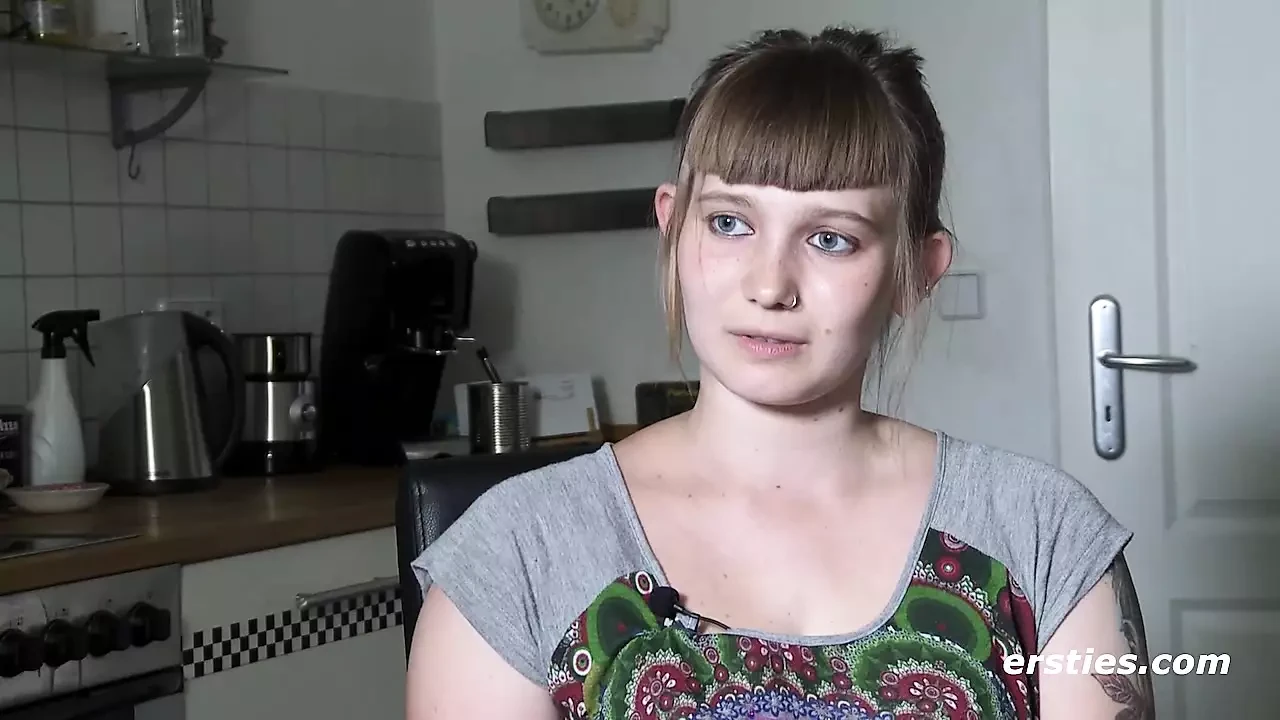 Ersties – Hot orgasm in the bathtub with Maria from Berlin