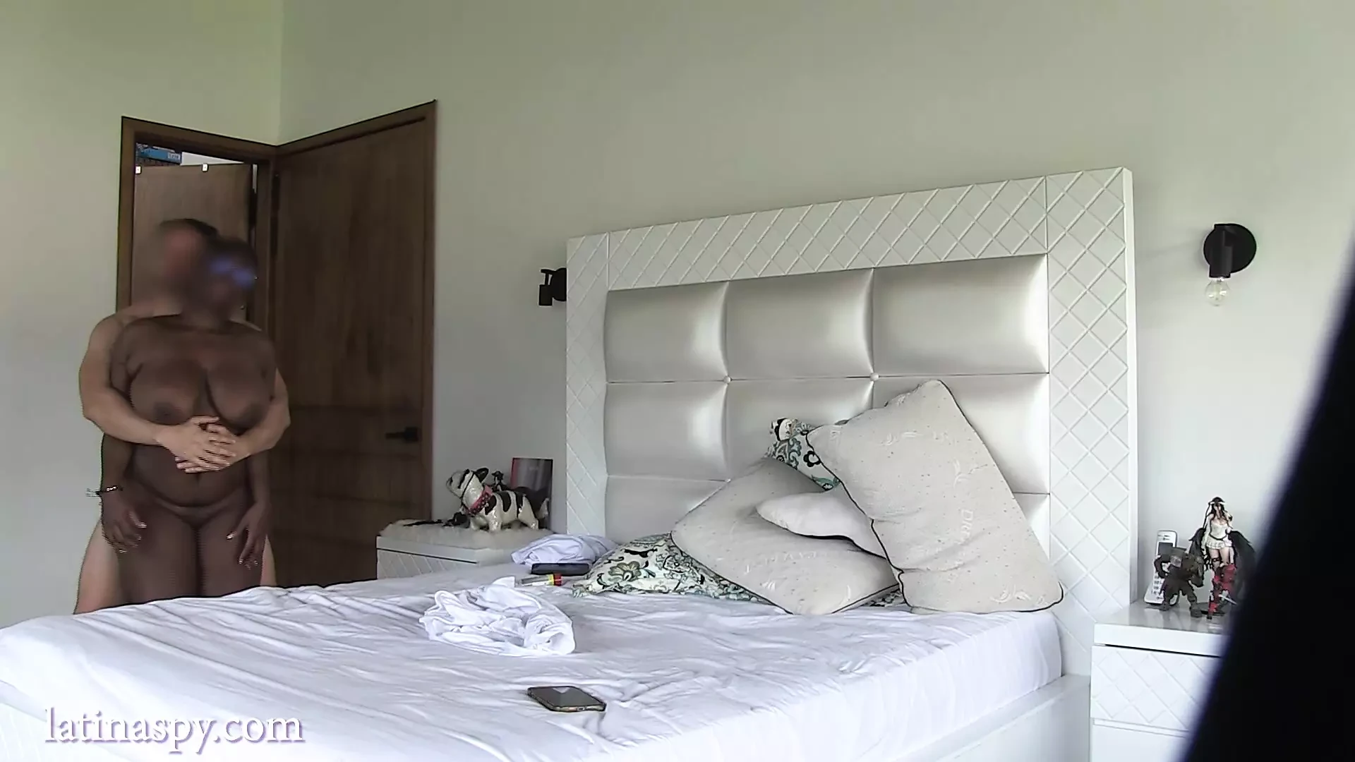 black maid with huge breast is getting pounded by her boss