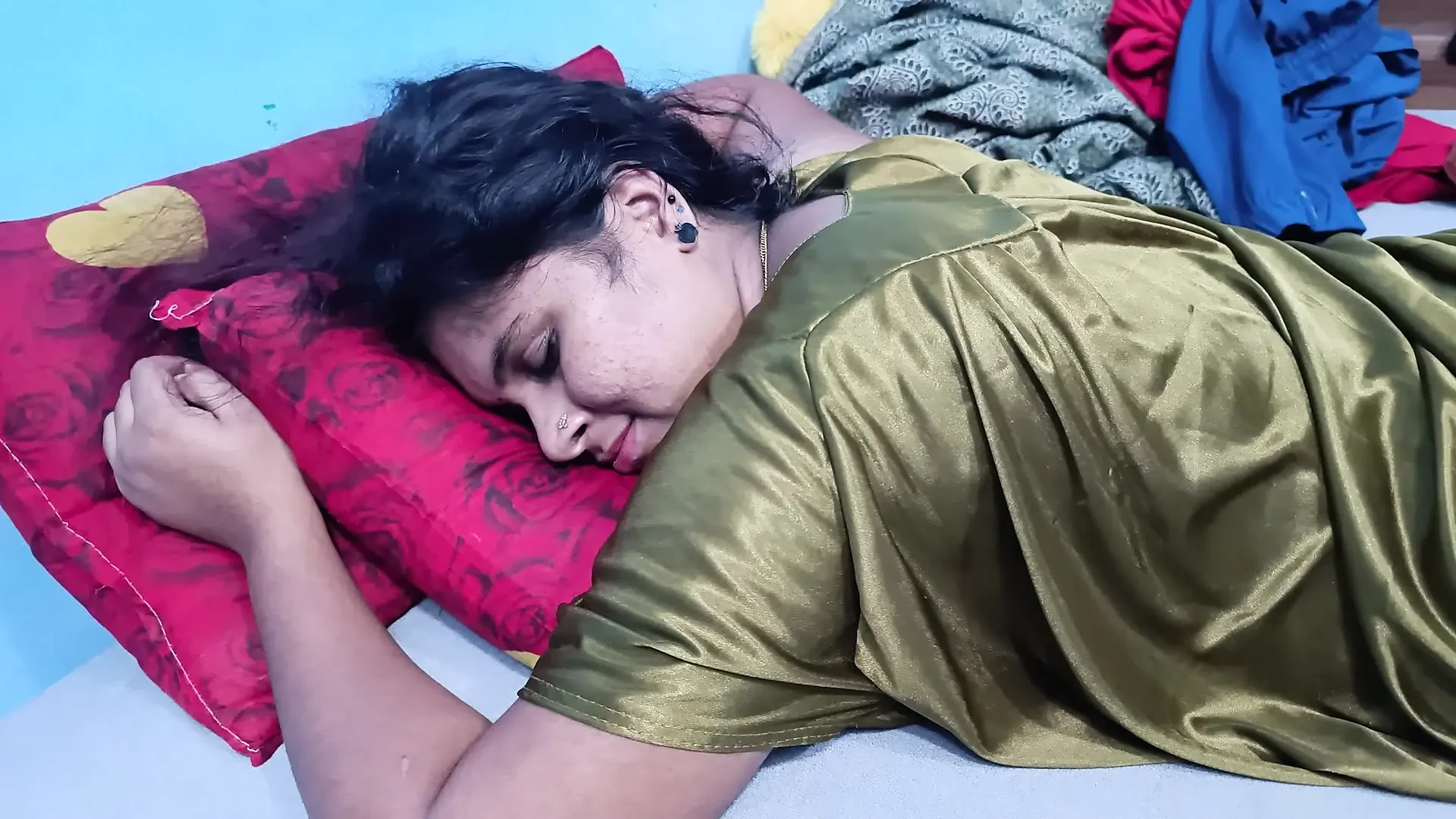 Cuckold husband Convience wife to do enjoy hard fuck with boyfriend and husband recorded the video