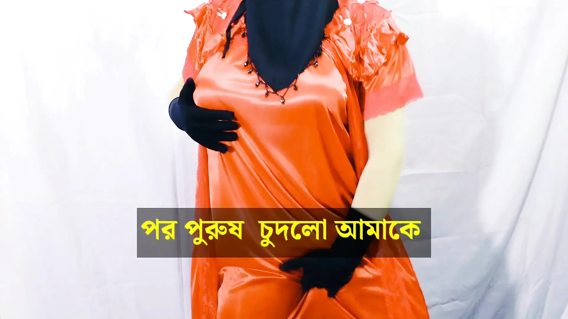 Indian hot beautiful Bhabhi dancing and having sex openly in her room