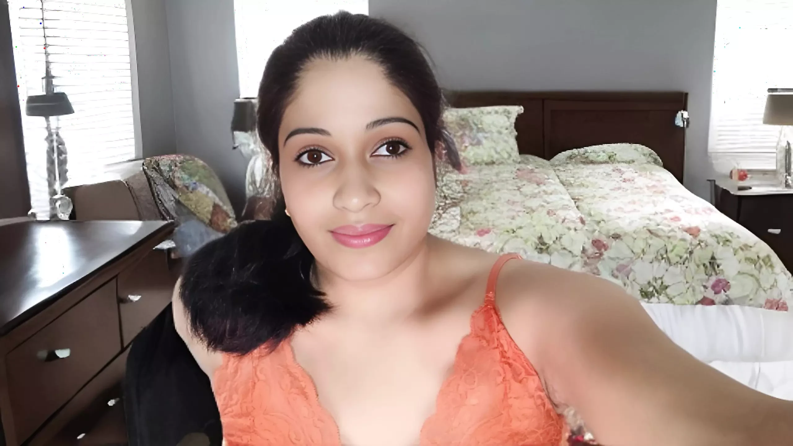 Sexy Nisha Bhabhi fingered her ex-boyfriend by putting cucumber in pussy