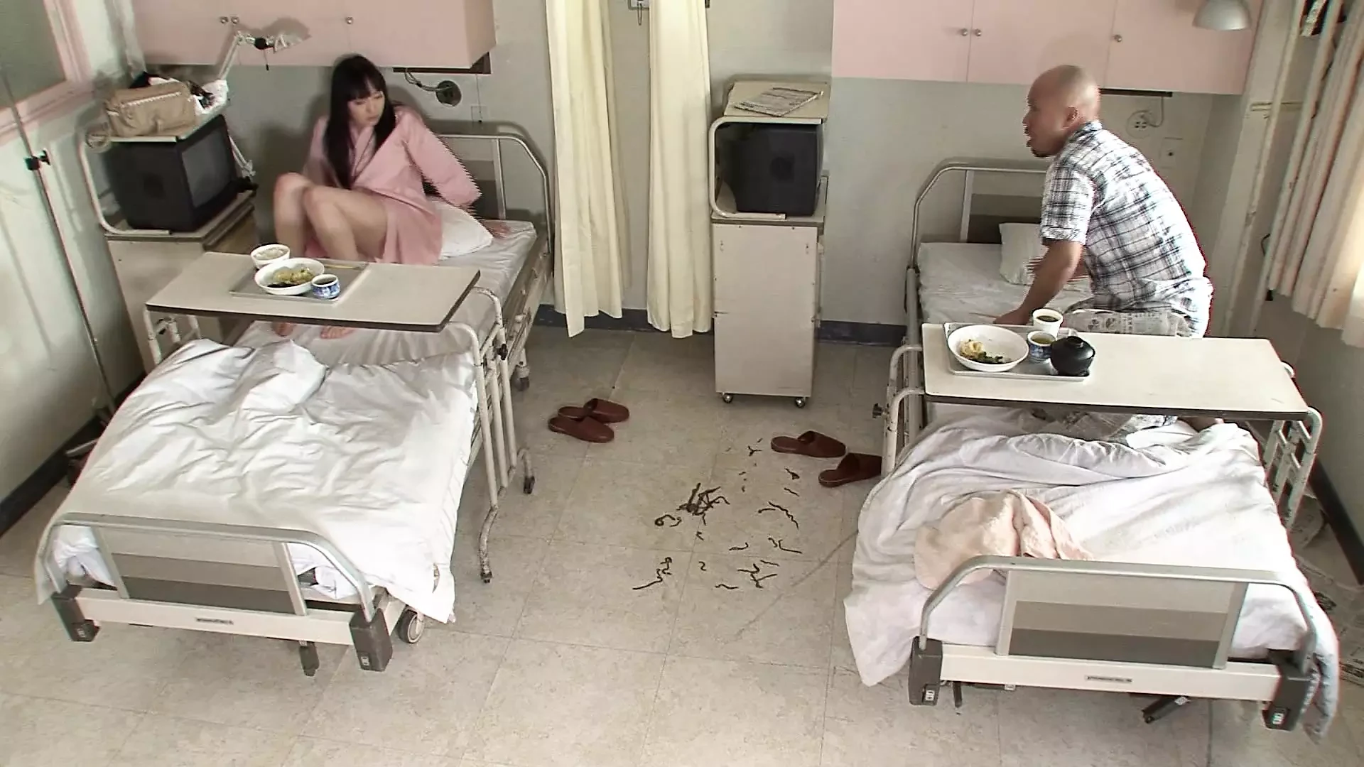 HOT GRL GAGS ON A MASSIVE COCK AFTER FUCK TO A CUMSHOT