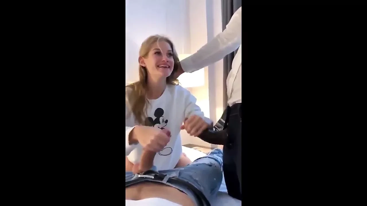 SUPER HOT and SEXY PERFECT BODY GIRL GETS MULTIPLE ORGASM