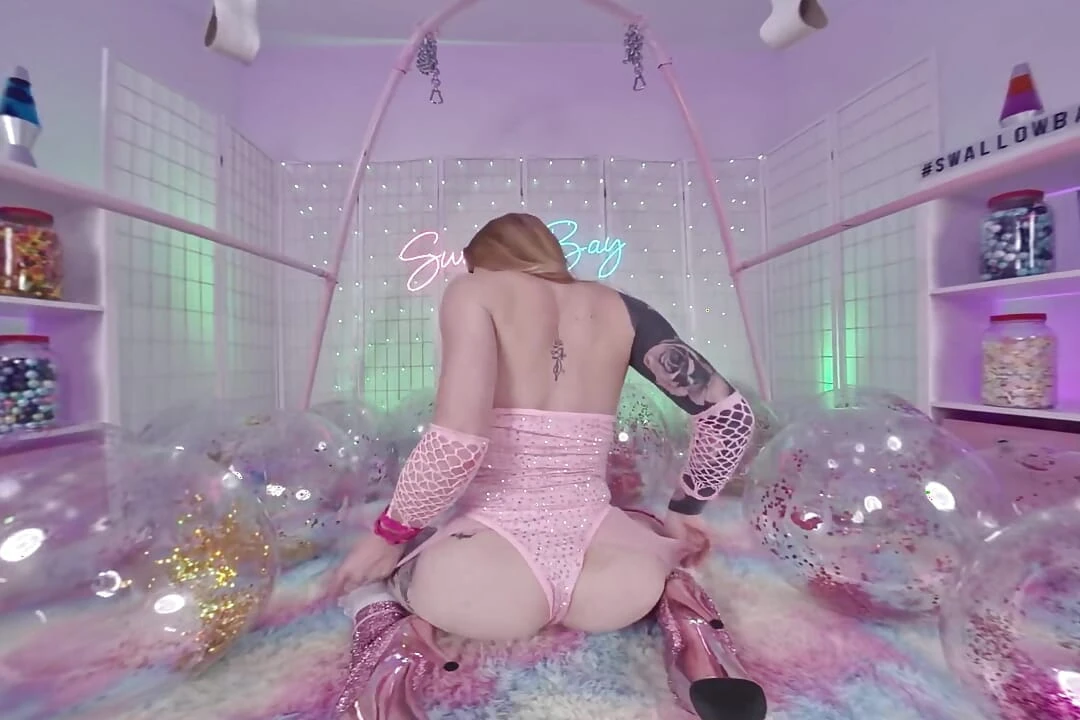 Taylor’s Passion for Big Dicks VR