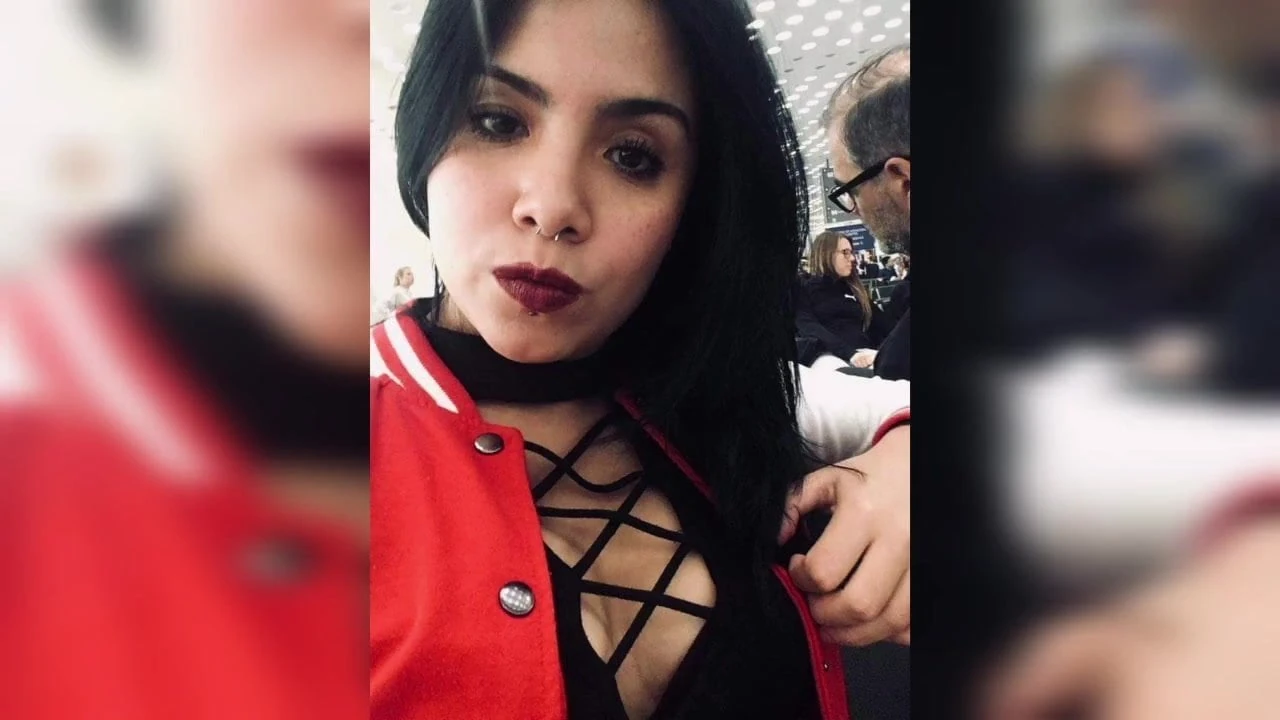 She screams giving my dick in her Big butt