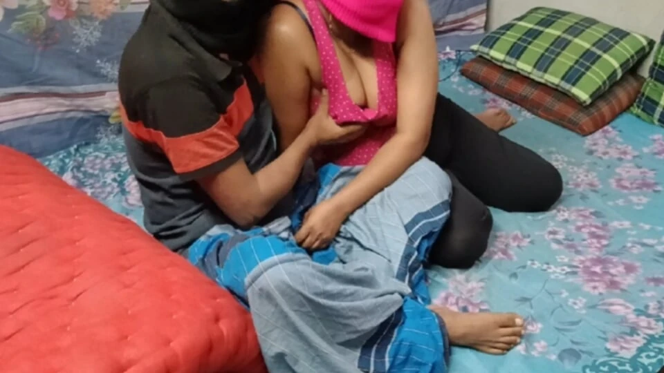 The stepbrother made the stepsister nakeed andfucked her romanc