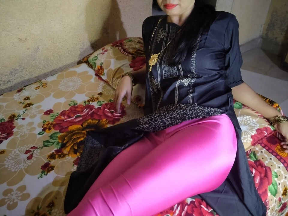 Desi village girl tight pussy, 18 years old, newly married wife first time sex indian porn video, local village girl sex,