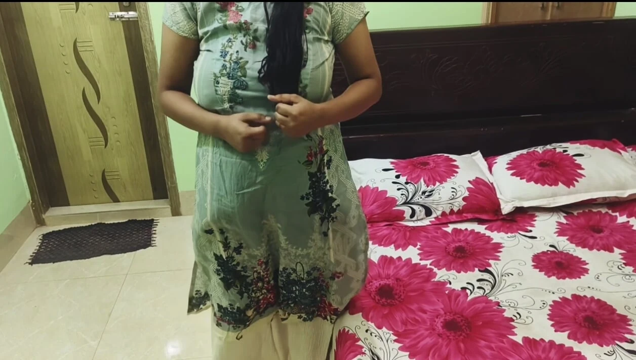 My husband doesn’t give me enough time so I fuck my boyfriend.