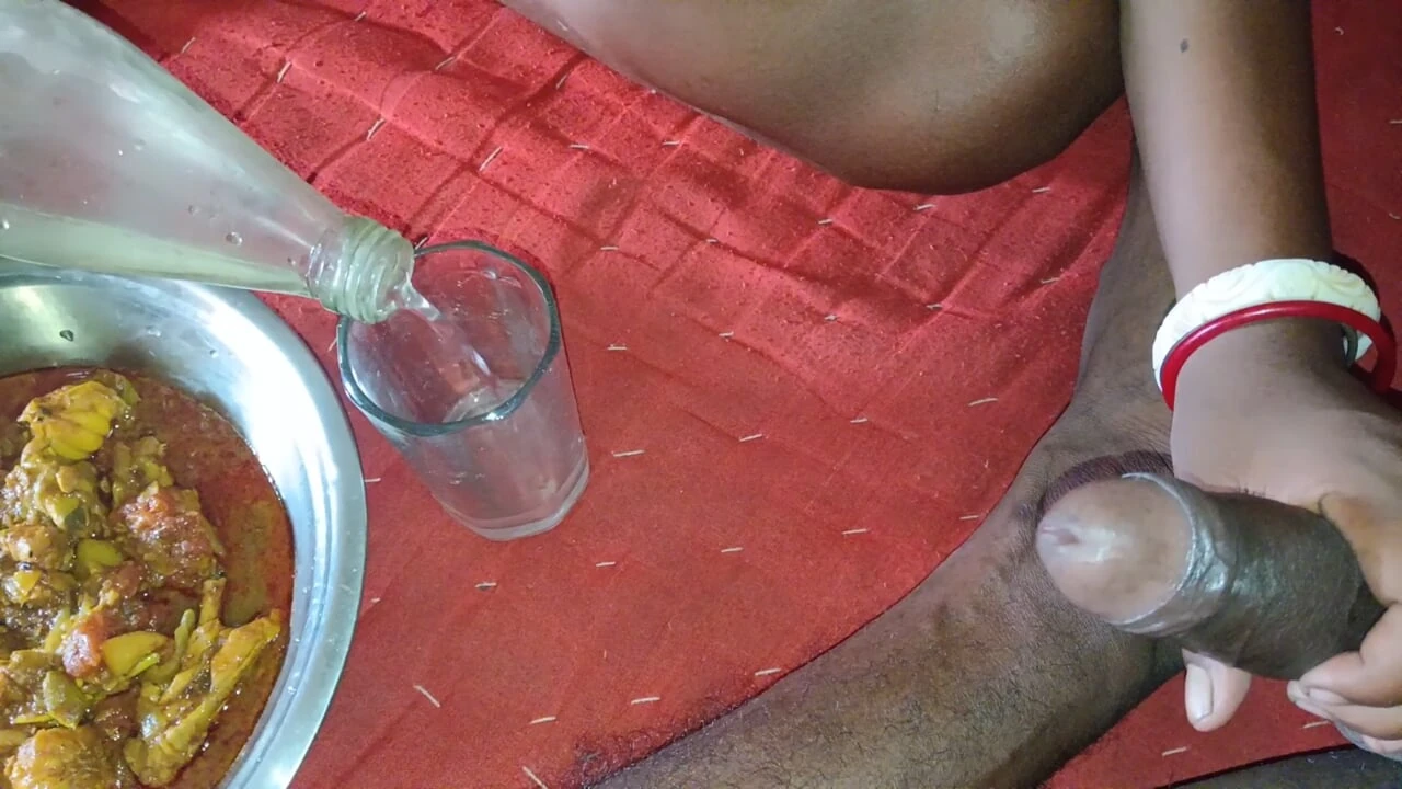 Bhabhi ne land hilate hue pack banaya