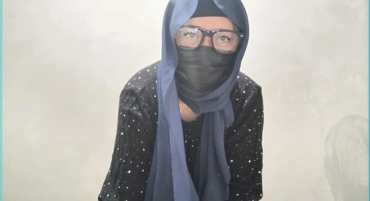 Model hot berhijab indonesia live solo gadis sendirian di rumah