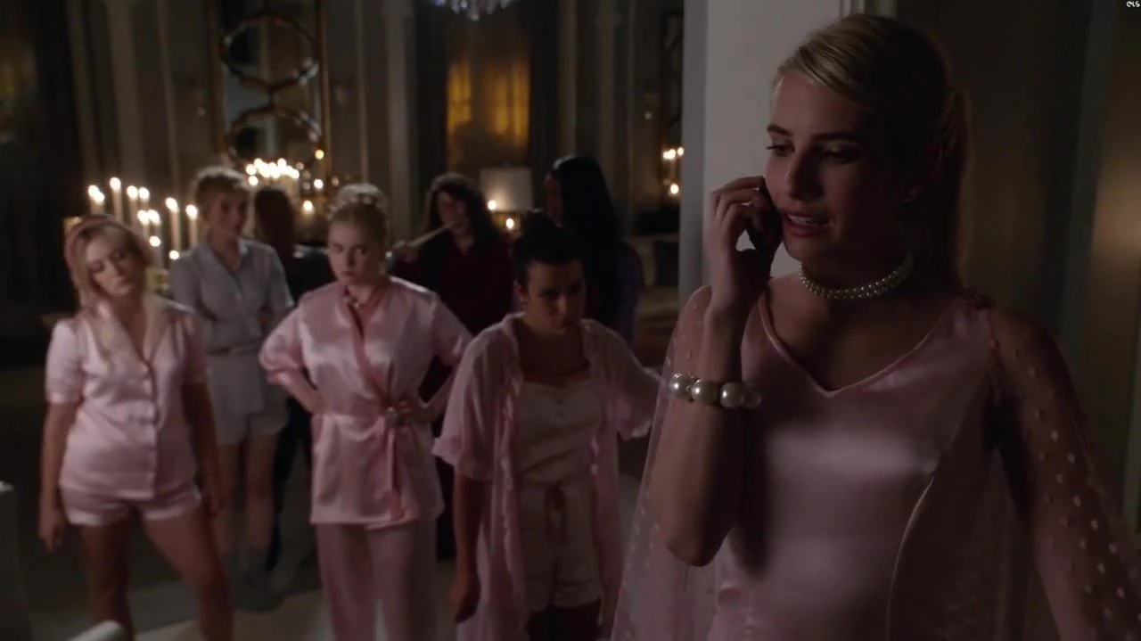 Emma Roberts – Scream Queens S1 e01-e012