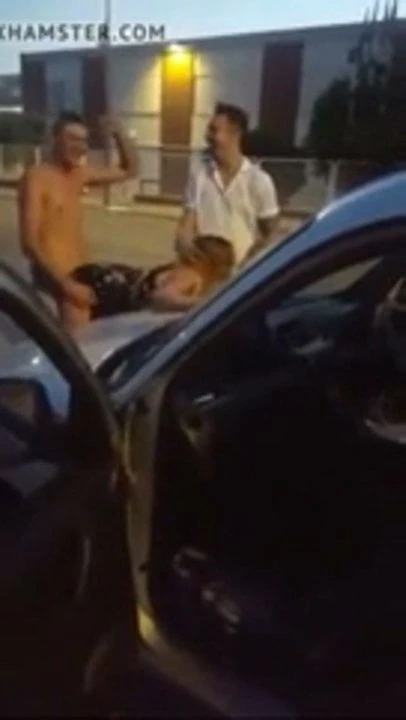 Rusata putka na publichno mqsto