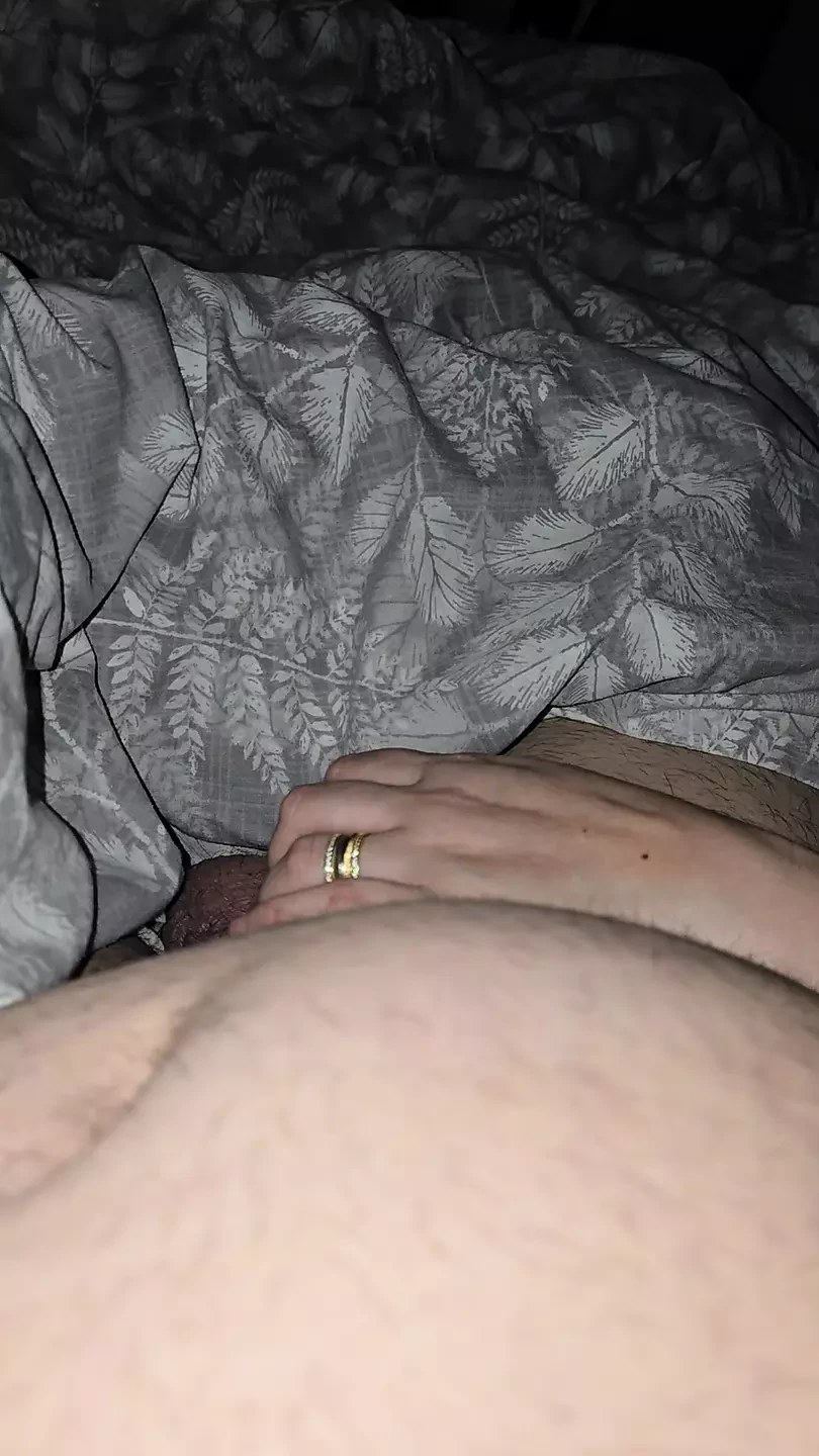 Step son after surgery get a handjob from step mom nice hand