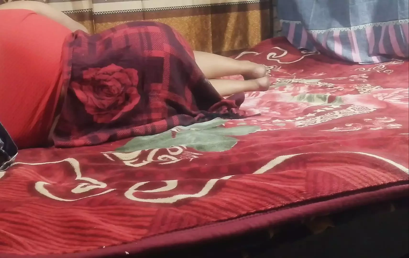 I found my neighbor’s beautiful wife alone in the room and fucked her in the anal position