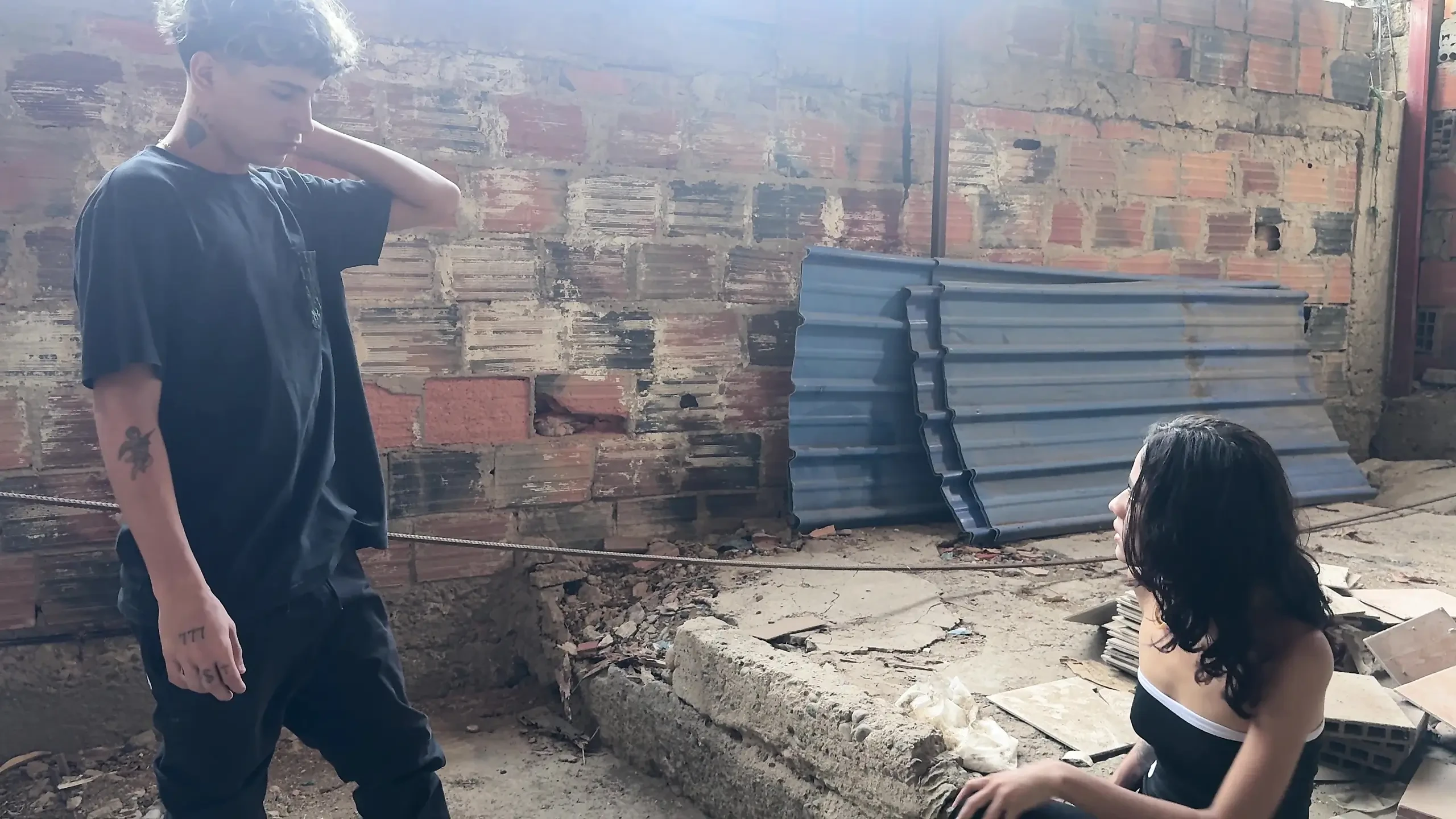 REAL SEX OUTDOORS. A couple of strangers enter an abandoned house as a date to fulfill their sexual fantasies.