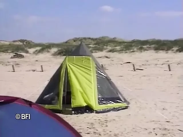 Xkiss – Mc been on the beach, part 1