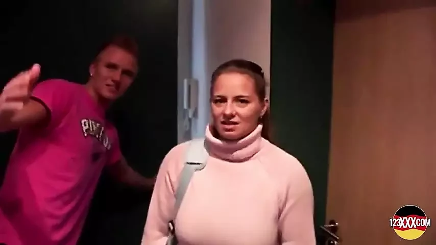 Curvy MILF Likes to Fuck with Strangers