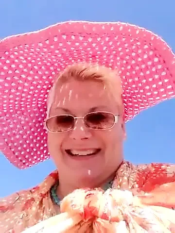 Pussy fingering, slap and multiple squirt on the punlic beach