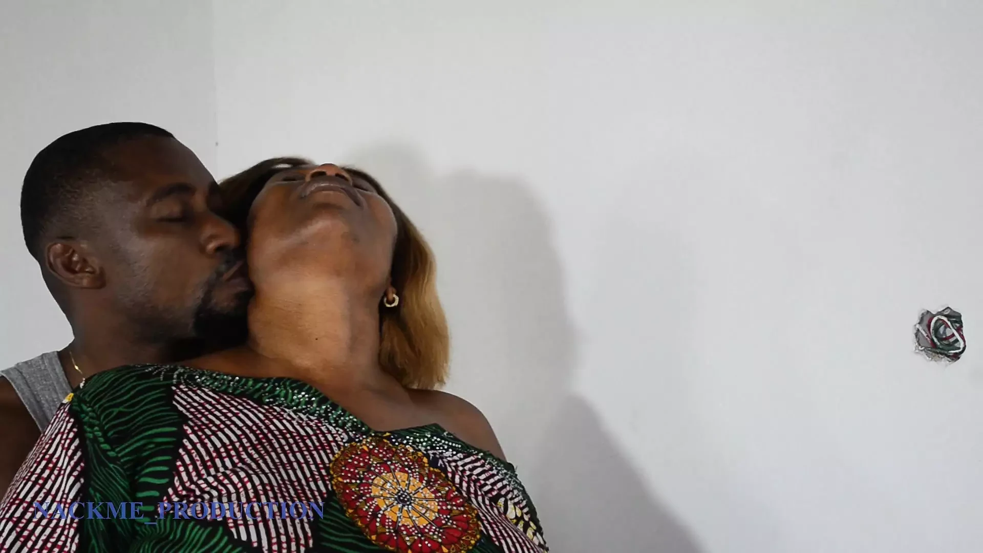 Hot Mom Calls Stepdad to Help Zip Her Cloth but He Fucks Her Instead