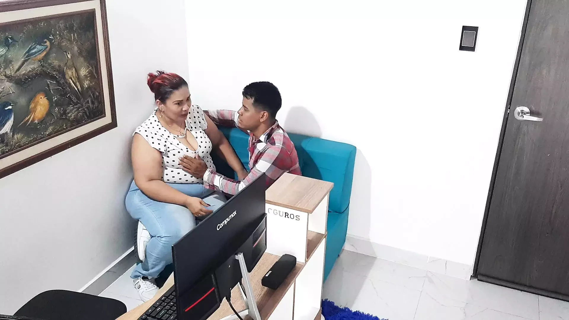 I surprise my boss with a gift and she gives me a good blowjob. Part 1.