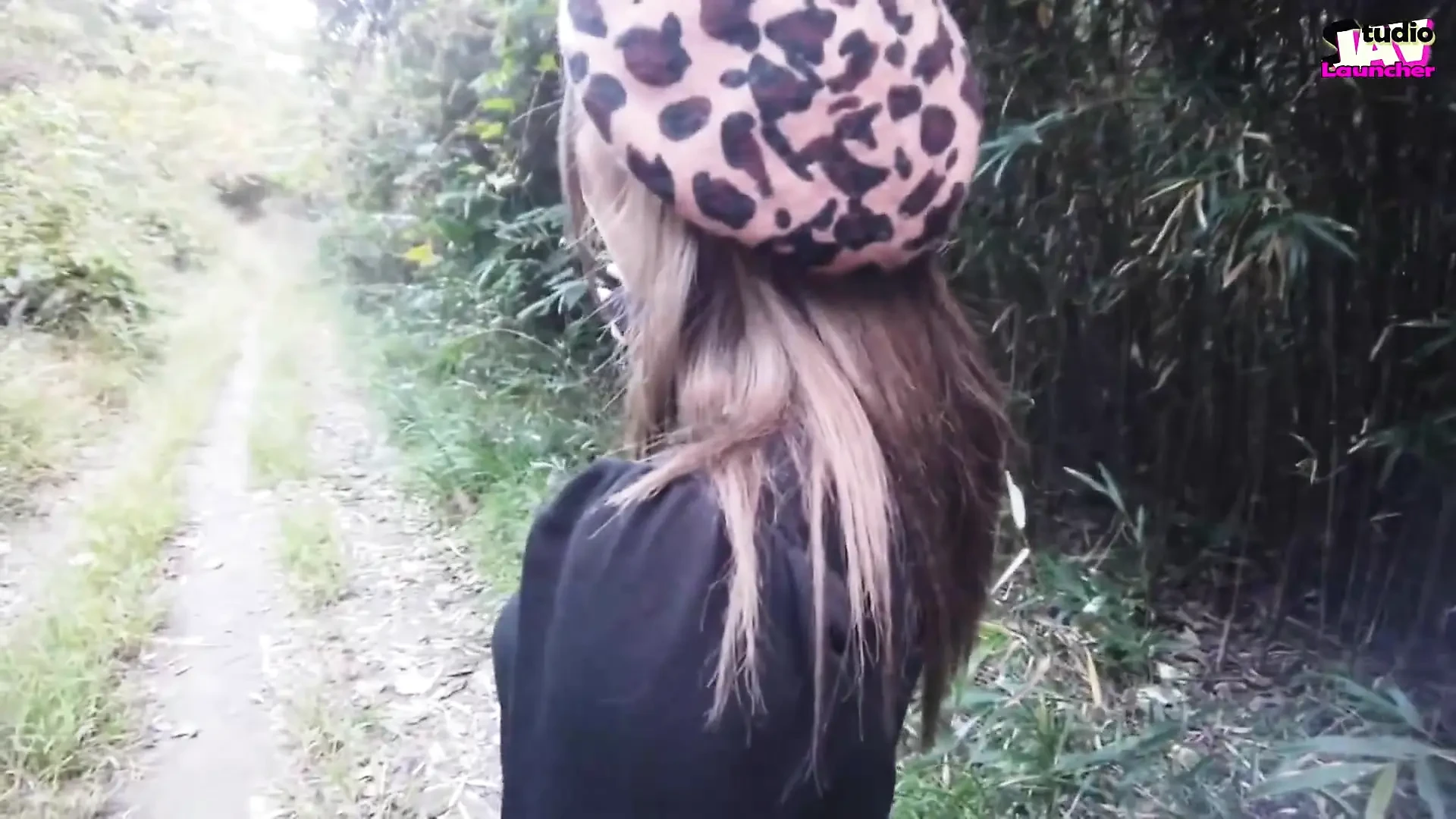 Cheerful Office Lady Grins Takes It to the Base and Savors a Throat Finish – F