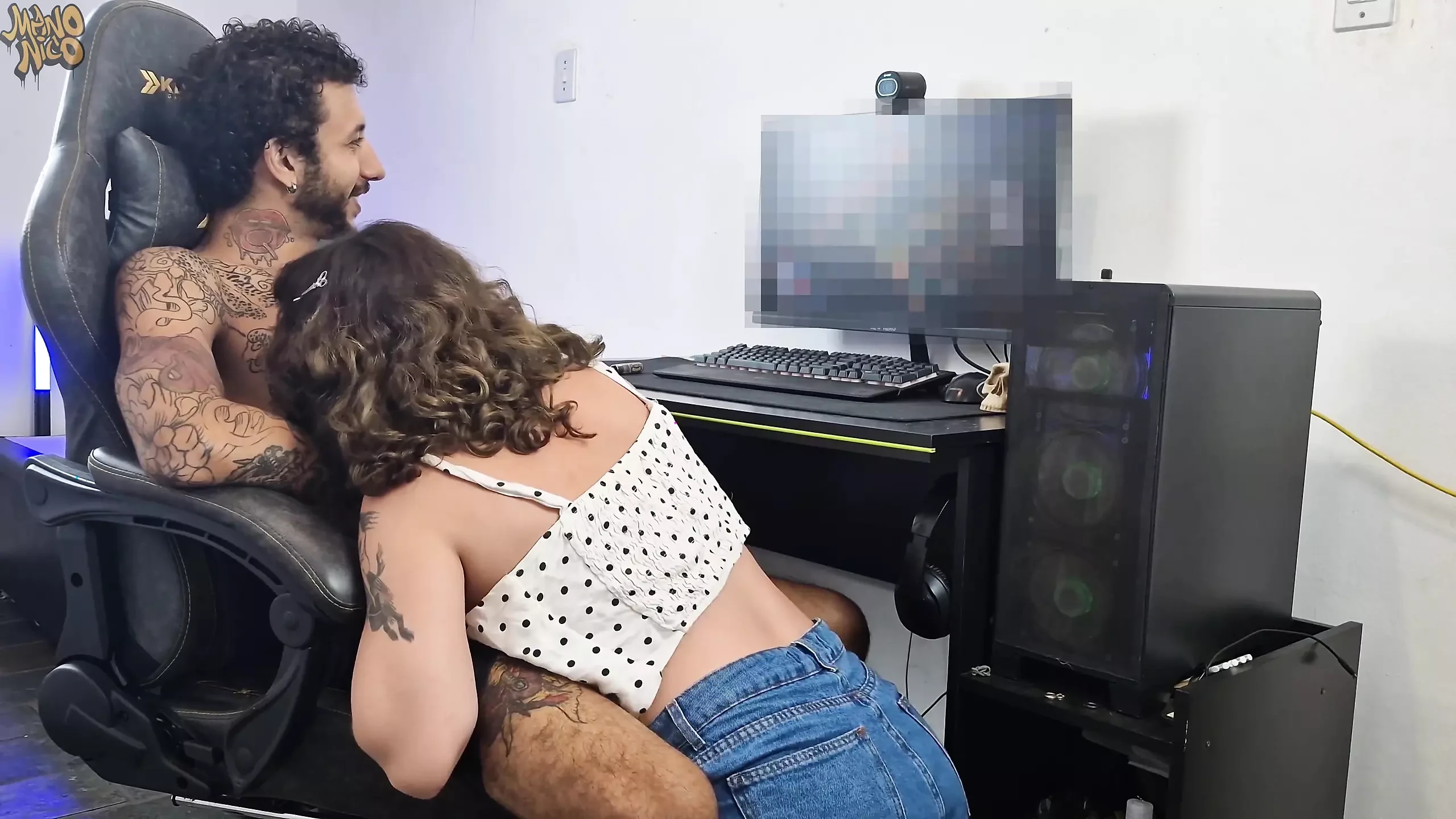 Slutty Wife. Hot Cum on Her Ass.