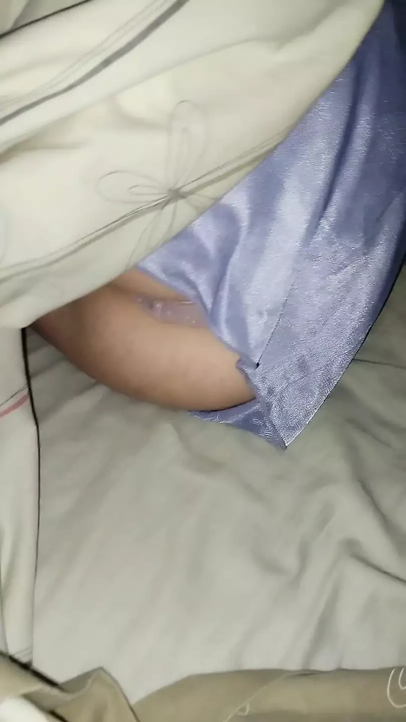 Fuck!! I was sleeping and i woke Up with a dick in my pussy