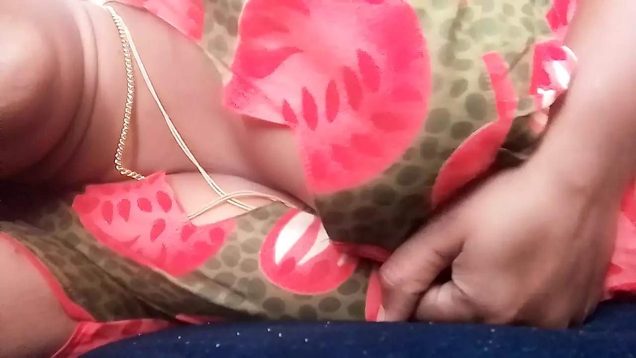 Tamil Desi wife nude in bed