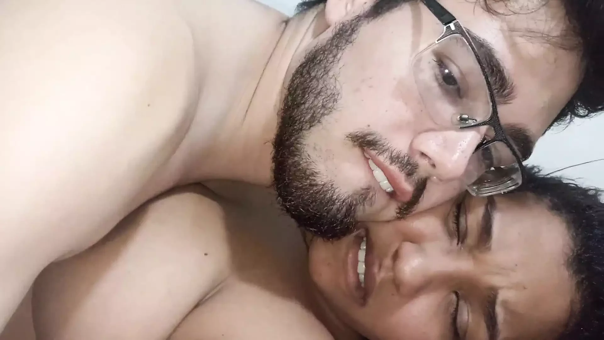 18 year old brunette big saggy tits from New York United States fucking her stepbrother’s big dick guci