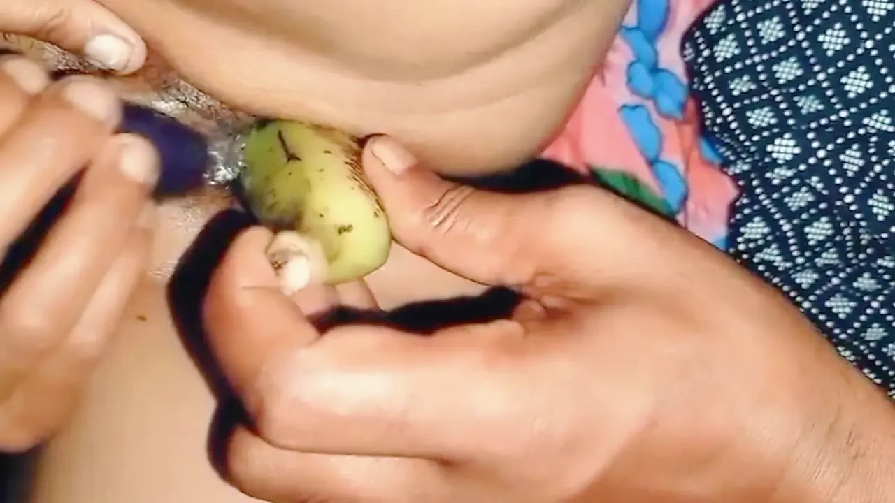 Amazing hot sex..Indian hot bhabhi swaping with Hindi hot family sex