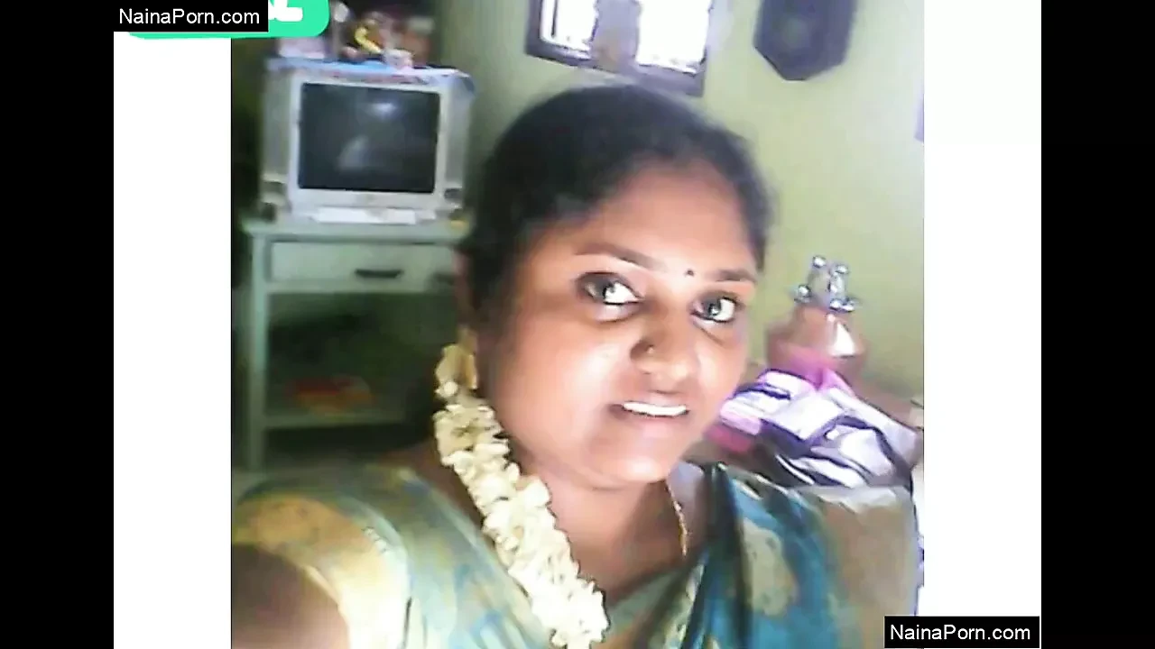 Today Exclusive-  Sexy Mallu Bhabhi Showing B…