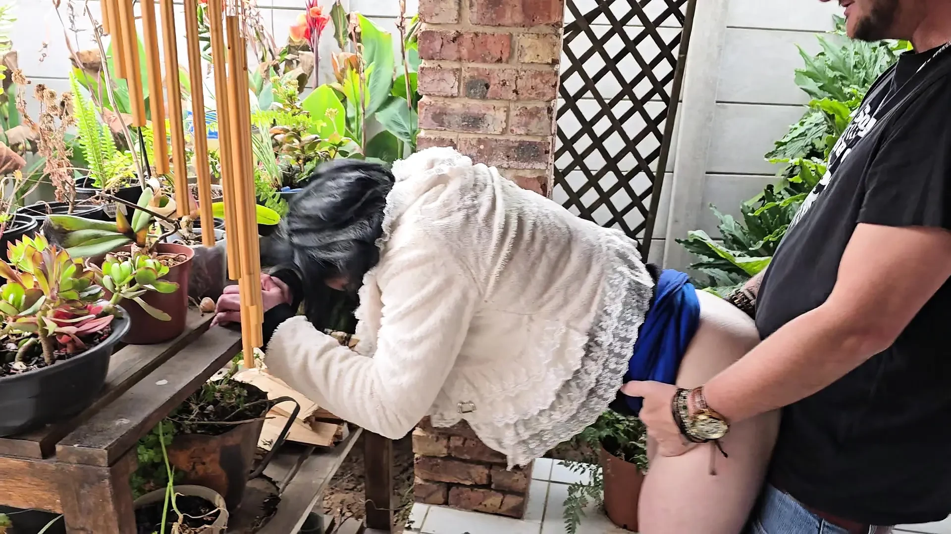 My friend sharing his wife for a quick outdoor fuck,sharing cum in her pussy