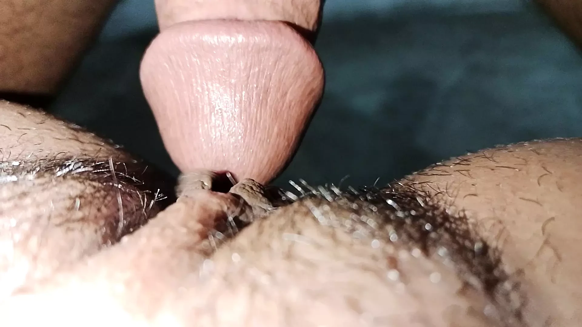 I put my whole hand in my stepmother’s pussy,she sucked my cock.