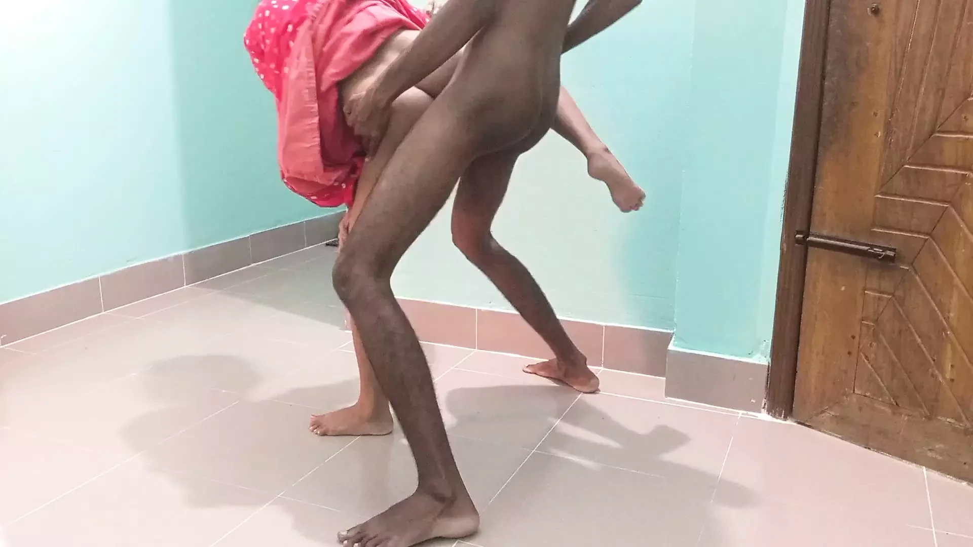 Deshi teen bhabi ko tang utake chuda