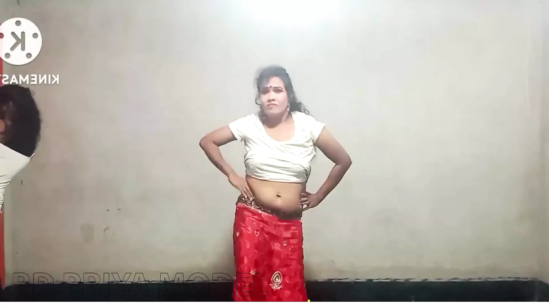 Indian hot model girl sexy dance performance in her room