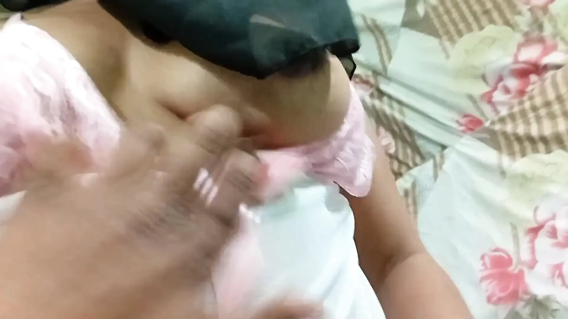 My Neighbor Muslim Girlfriend Made Me Happy by Sucking My Cock on Her Birthday