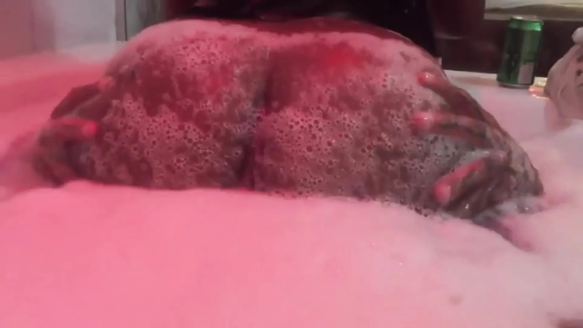 Eating brunette’s big ass in the bathtub