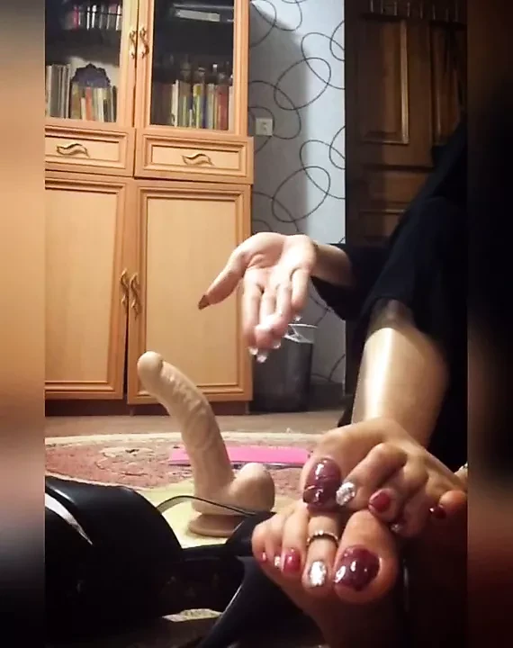 Iranian mistress teaches wearing a hijab (fishnet socks)