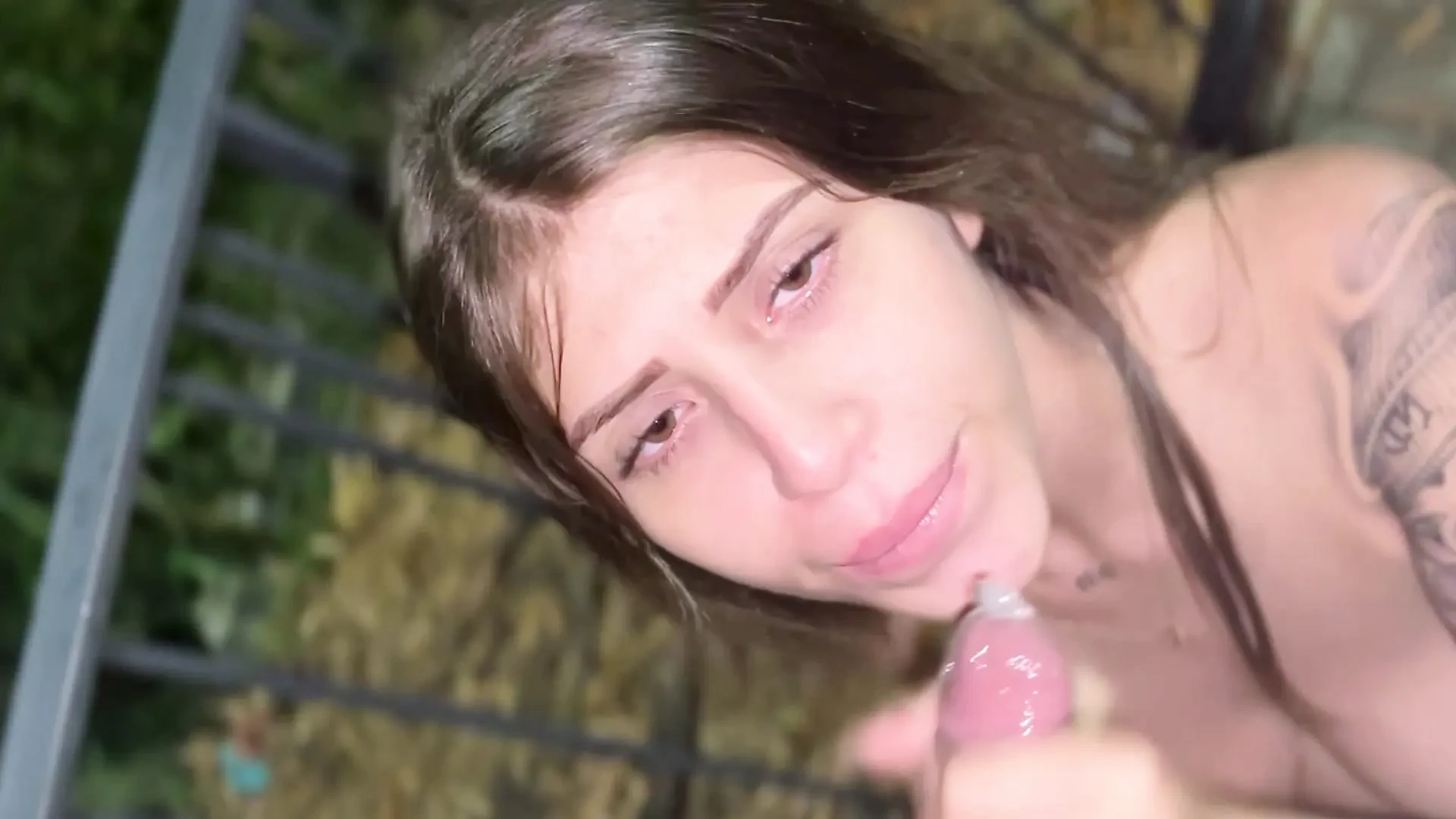 Hot Colombian college girl fucks outdoors in a park with her friend's boyfriend after classes