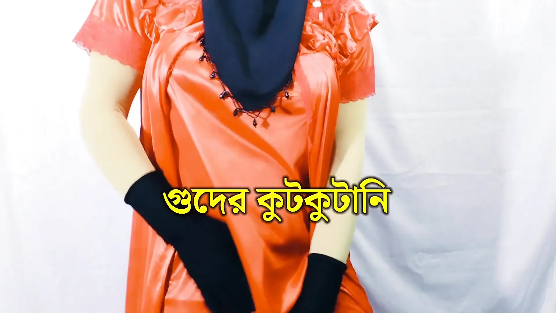 Indian hot beautiful Bhabhi dancing and having sex openly in her room