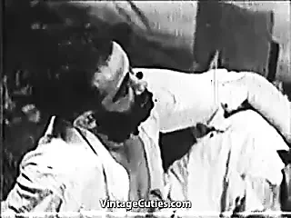 Beautiful Girl gets Fucked at the Beach (1930s Vintage)