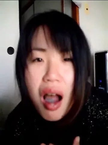 Asian babe jerking and sucking