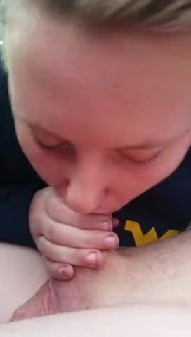 Cute girl car blowjob and cum splashes off her face