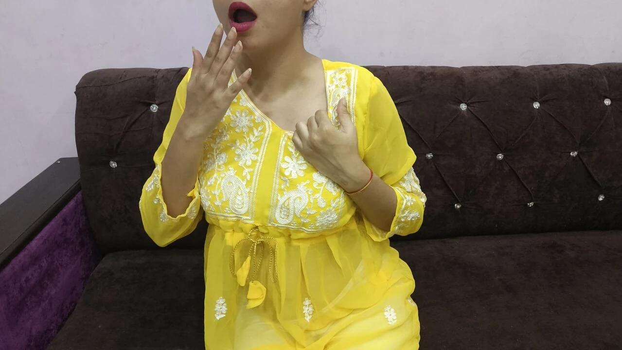 18 Years Old Indian Teen Girl Saara Showing Her Wet Pink Pussy From Close Up