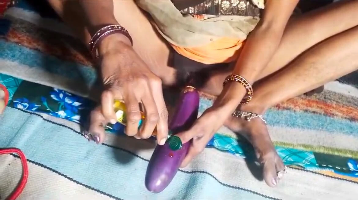 desi bhabhi first time brinjal fucked video